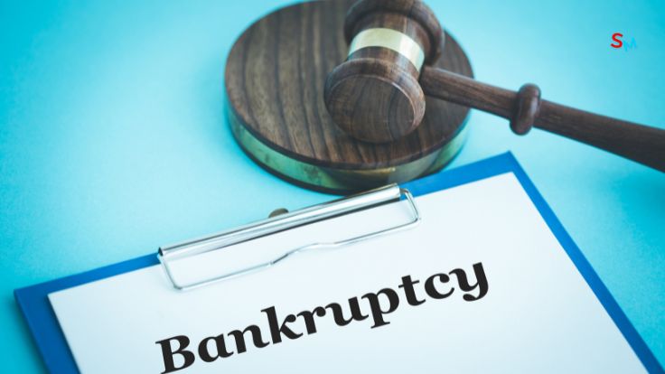 How to avoid bankruptcy and overextending your finances